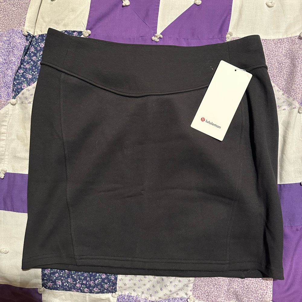 NWT Lululemon black scuba mini skirt